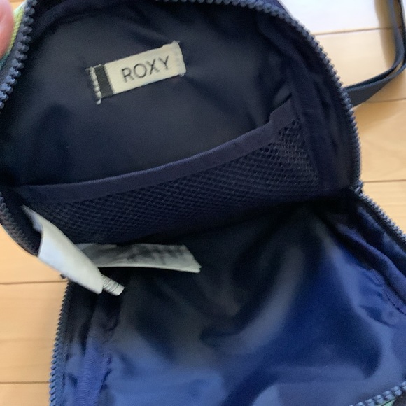 Roxy cross body purse - Picture 4 of 4